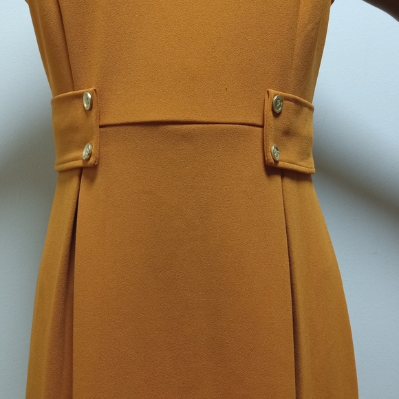 A line sleeveless, polyester ,dress with buttons| dusty orange size 4 - Picture 3 of 10